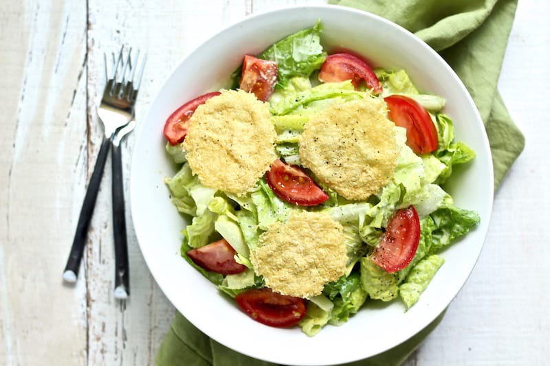 HEALTHY CAESAR SALAD | HERBED YOGURT CAESAR DRESSING - Bessie Bakes